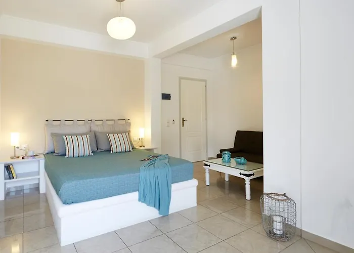 Hermes Kamari (Santorini)