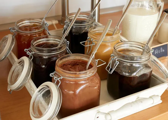 Hermes Kamari (Santorini)