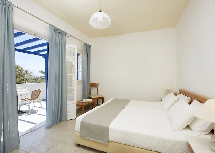 Hermes 4* Kamari (Santorini)