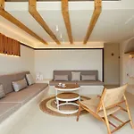 Hermes 4* Kamári
